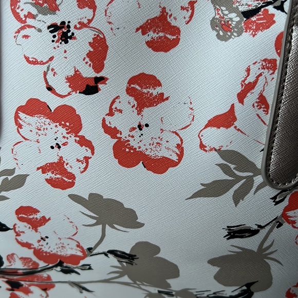 Kenneth Cole Reaction tote - Picture 3 of 4